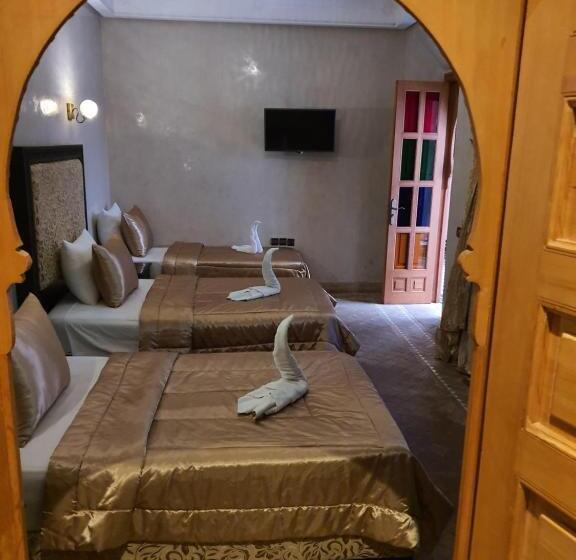 Habitación Triple Deluxe, Riad Zaki
