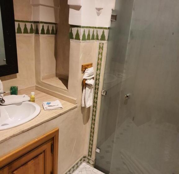 Habitación Triple Deluxe, Riad Zaki