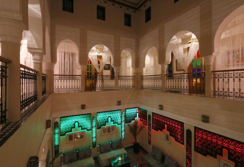 Habitación Triple Deluxe, Riad Zaki