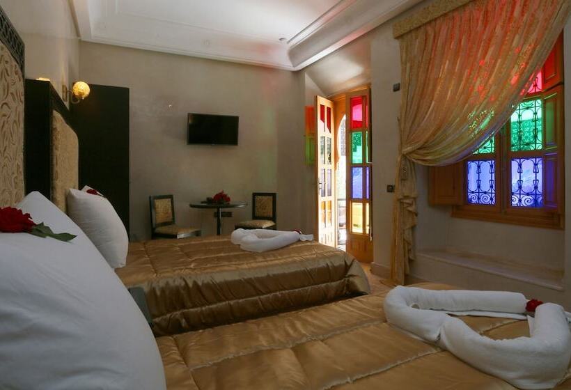Habitación Triple Deluxe, Riad Zaki