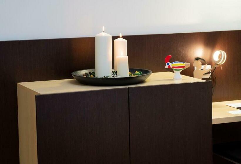 标准间, Nazionale