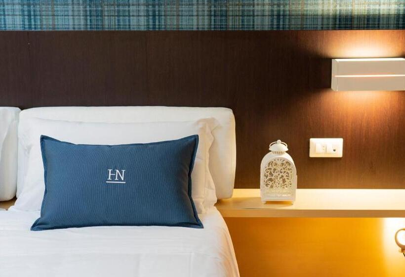 标准单人间, Nazionale