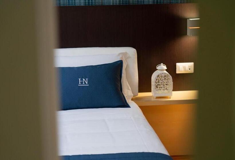 标准单人间, Nazionale