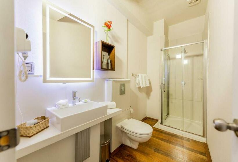 주니어 스위트, Palla Boutique