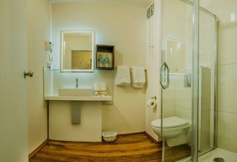 컴포트 룸, Palla Boutique