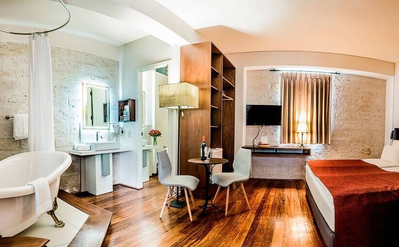 주니어 스위트, Palla Boutique