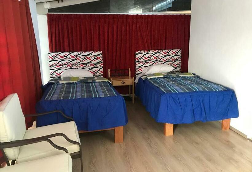 Standard Szoba, Plateros