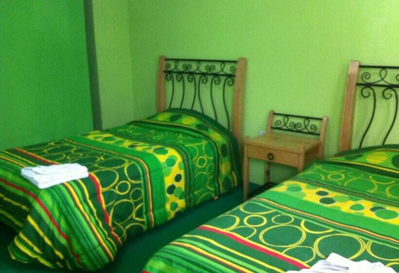 Standard Szoba, Plateros