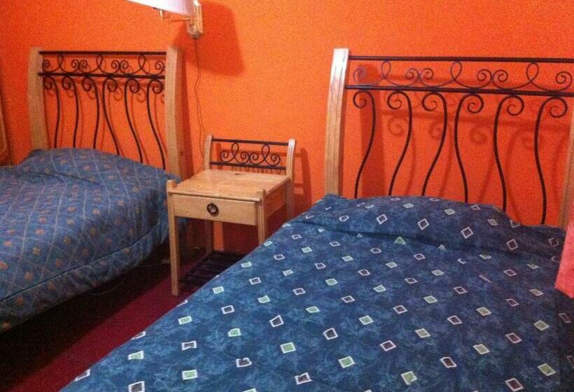 Standard Szoba, Plateros