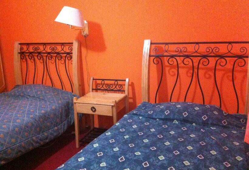 Standard Szoba, Plateros