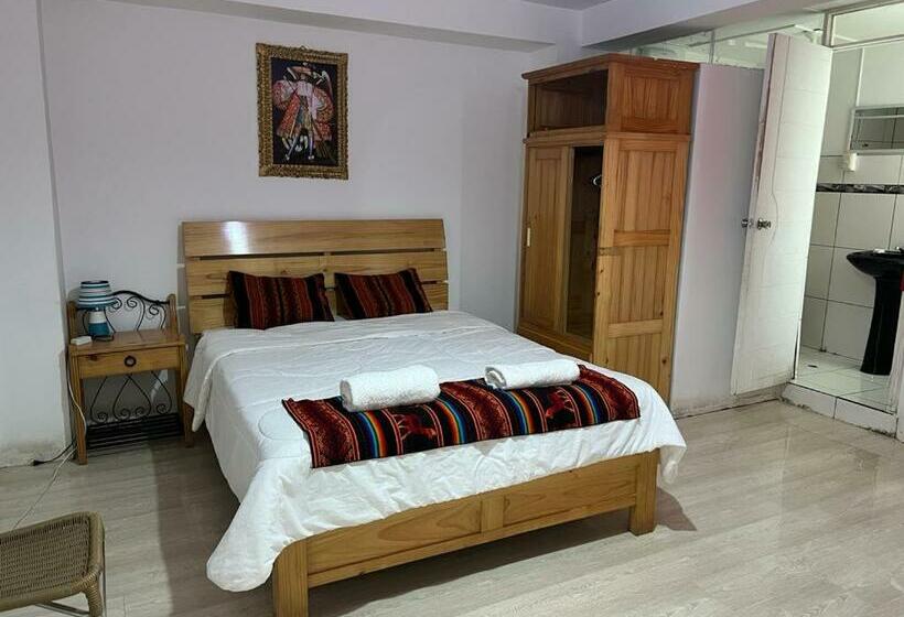 Standard Szoba, Plateros