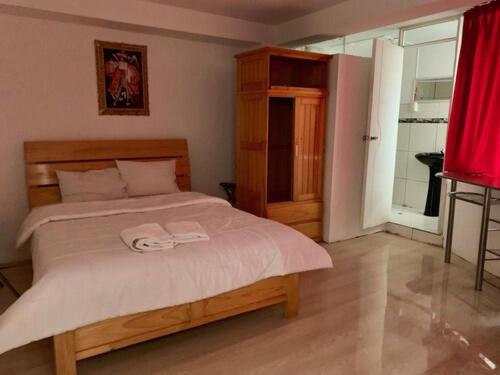 Standard Szoba, Plateros