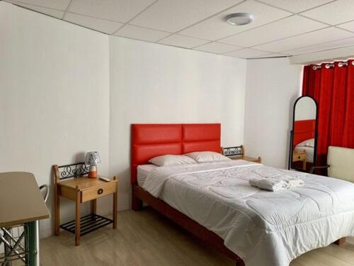 Standard Szoba, Plateros