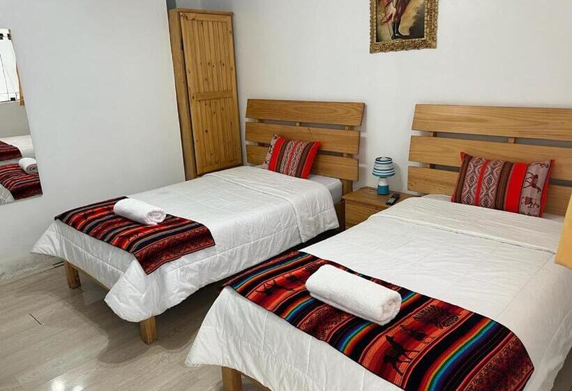 Standard Szoba, Plateros