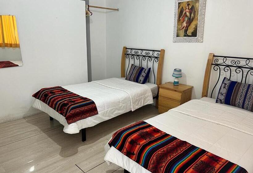 Standard Szoba, Plateros