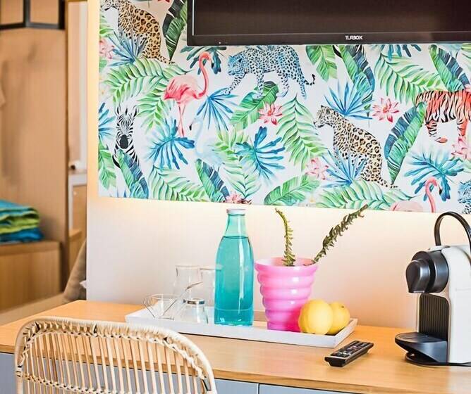 جناح جونيور مطلّ علي حمام السباحة, Sunshine Studios