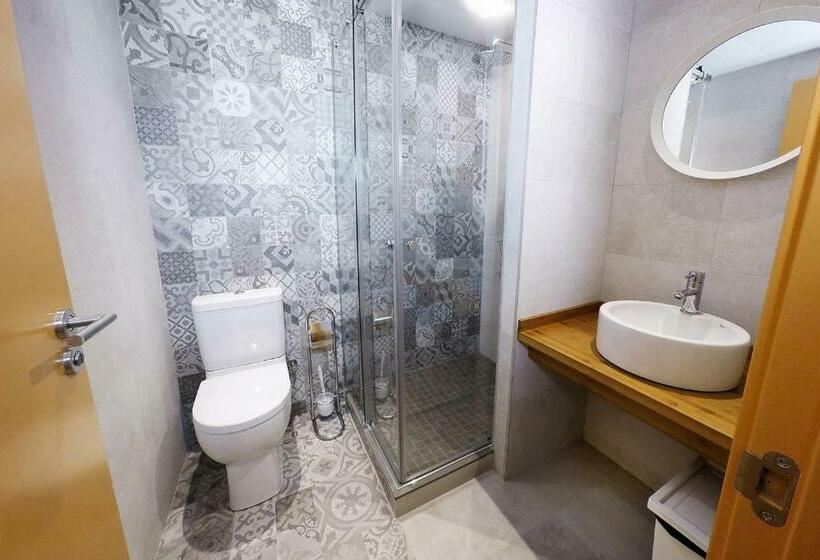 اتاق استاندارد چهار تخته, Meeting Point Hostels