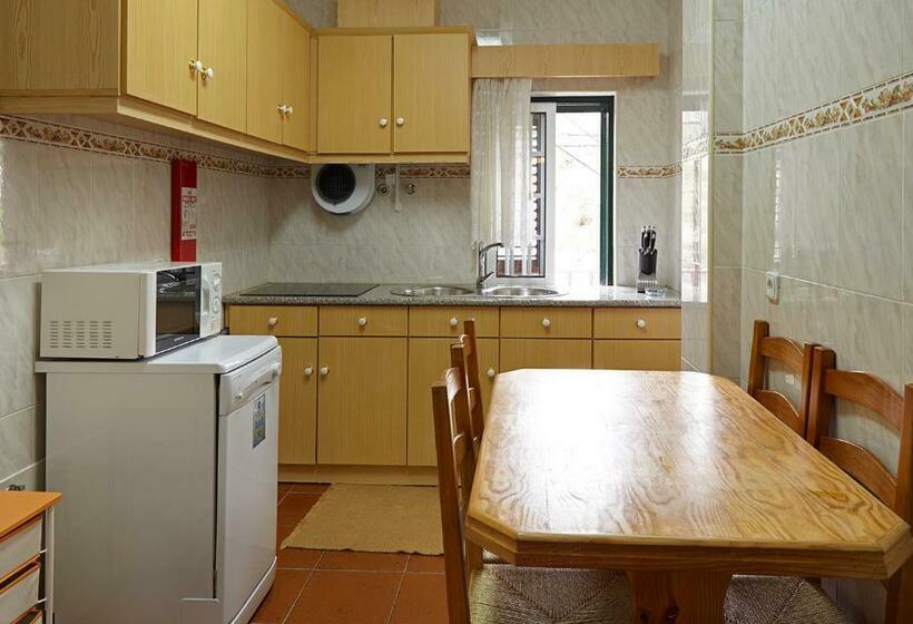 Апартаменты 2 Спальни, Abrigo Da Montanha  Alojamento Familiar