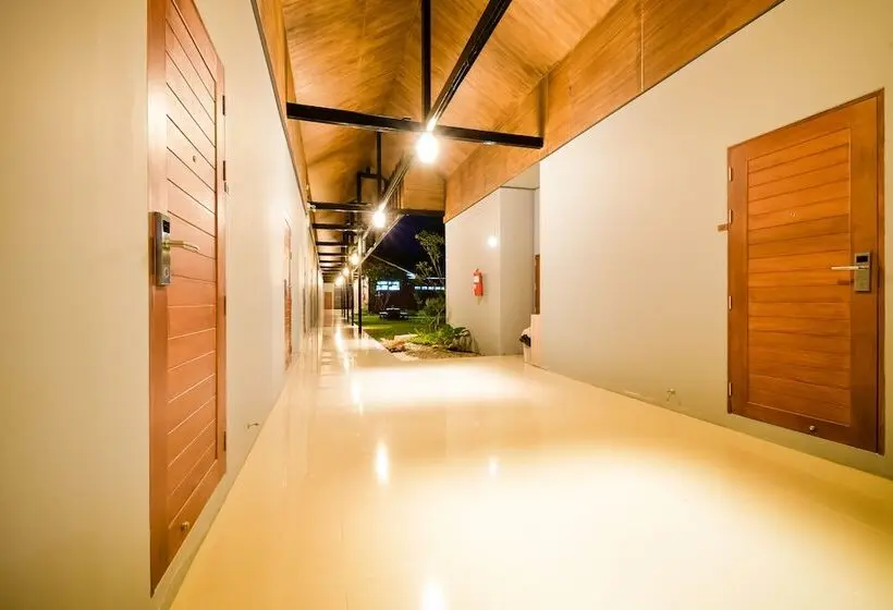 スーペリアールーム, Sirinsamui Boutique Hostel