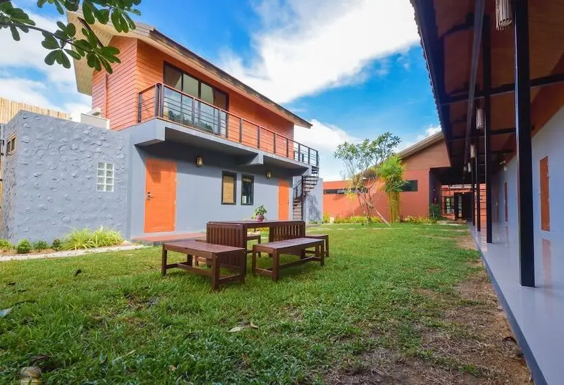 スーペリアールーム, Sirinsamui Boutique Hostel