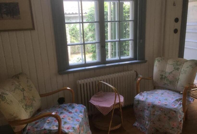 Апартаменты 1 Спальня Нижний Этаж, Stockholm B&b Cottage