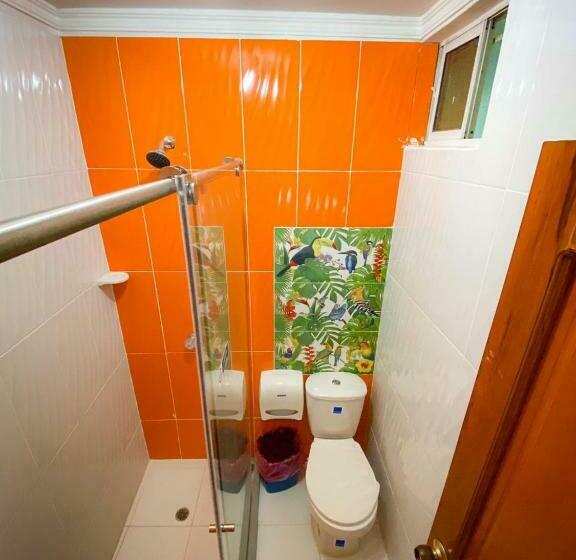 غرفة قياسية رباعية, Aeromar Central