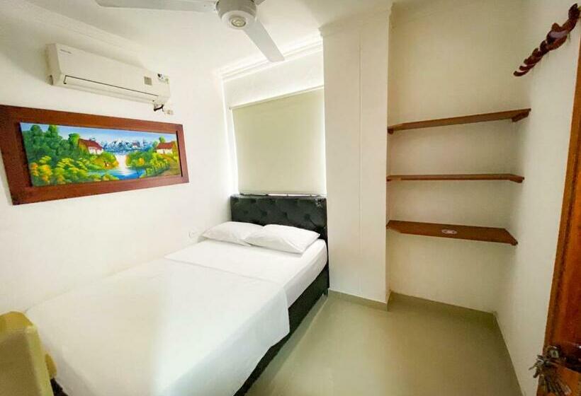 غرفة إقتصادية, Aeromar Central