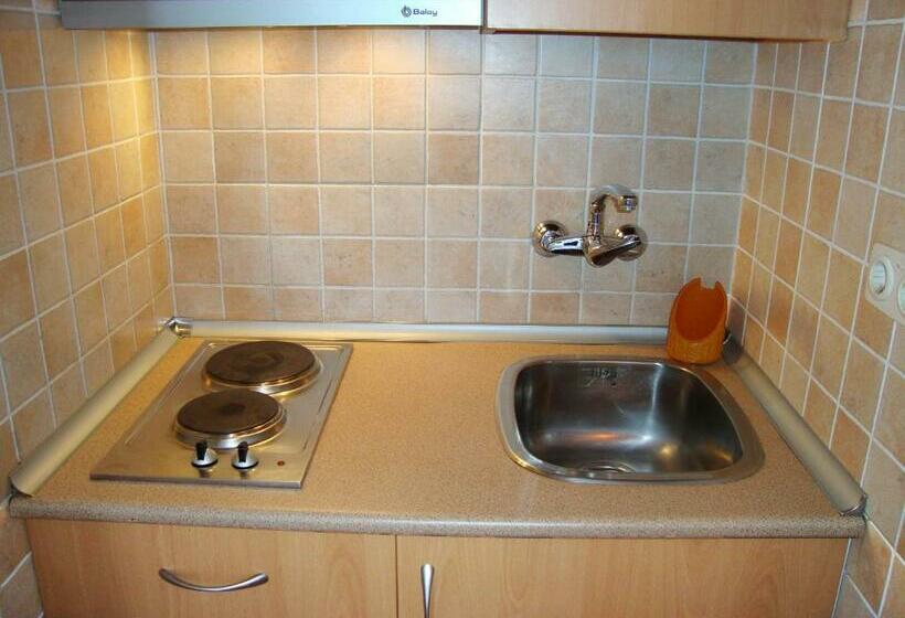 استودیوی استاندارد, Apartamentos Eurhostal 3000