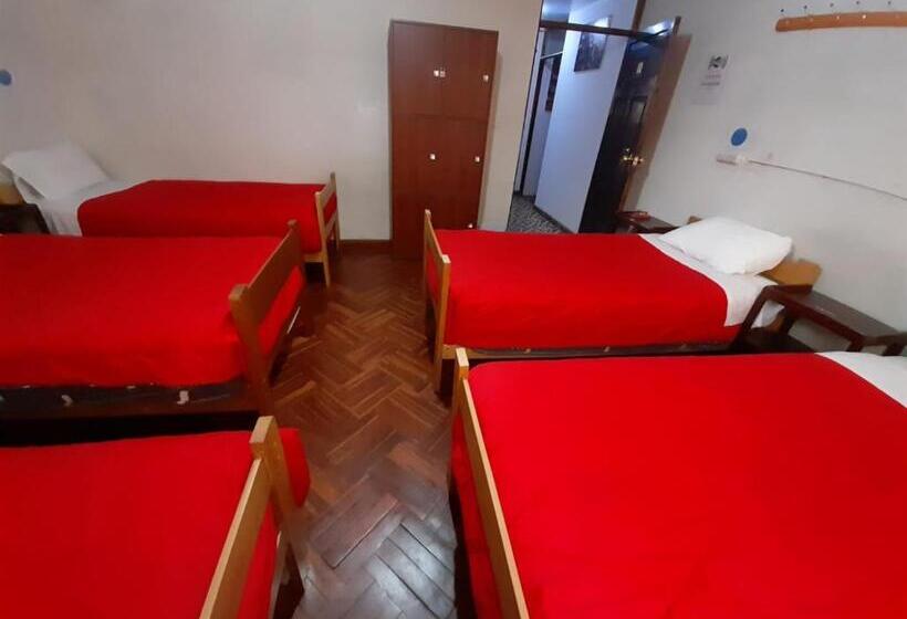 تختخواب در اتاق مشترک, Inka's Rest Hostel