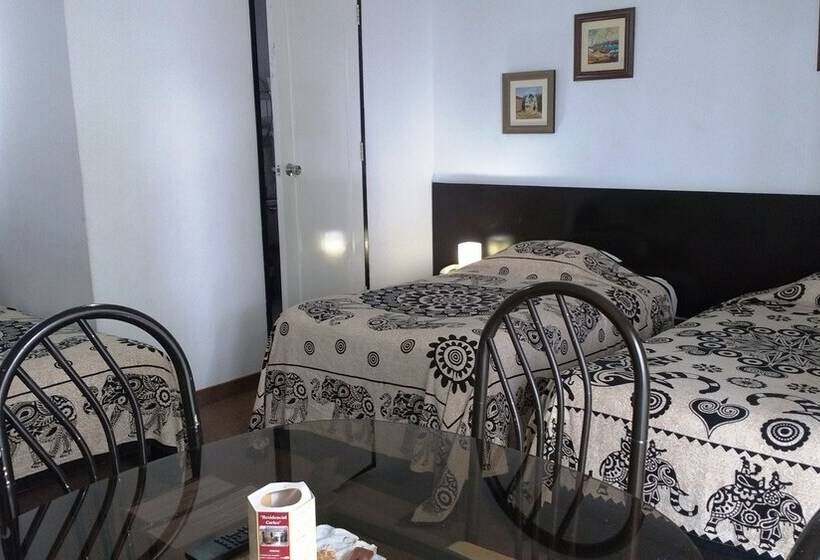 اتاق استاندارد سه نفره, Residencial Carlos