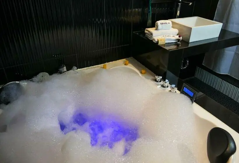 سوییت لوکس, Blub Hotel Spa