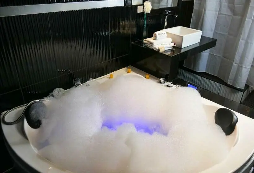 سوییت اجرایی, Blub Hotel Spa