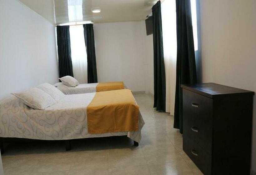 Номер Стандарт Четырехместный Совместный Санузел, Abadia