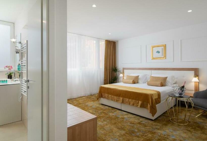 Quarto Comfort, Corner