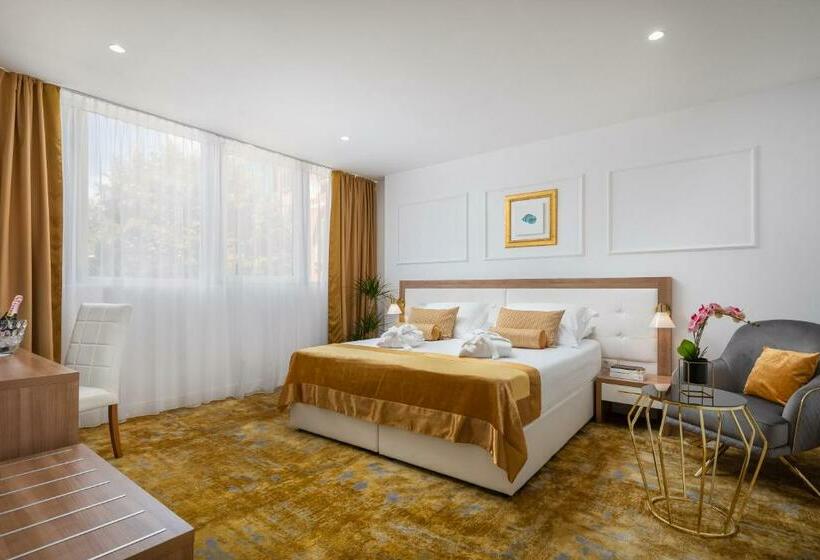 Quarto Comfort, Corner