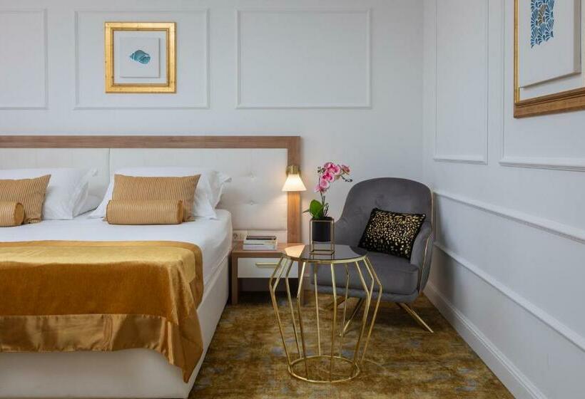 Quarto Comfort, Corner