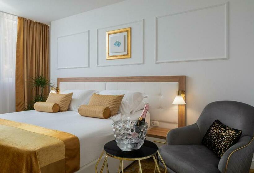 Quarto Comfort, Corner