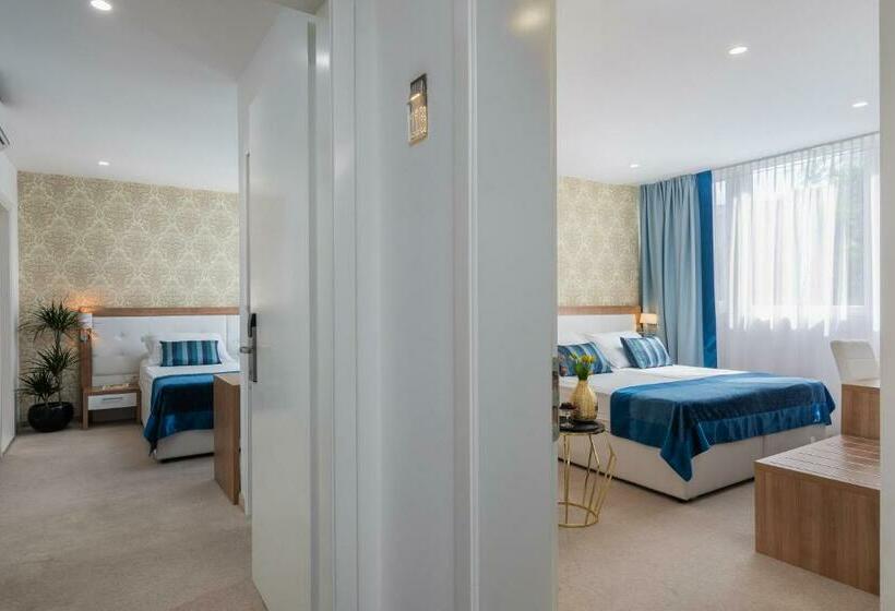 Quarto Familiar, Corner