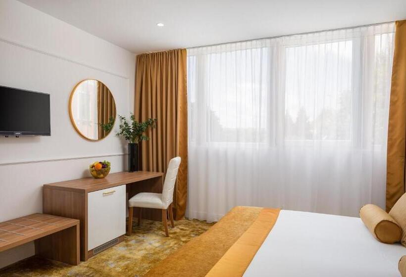 Quarto Comfort, Corner