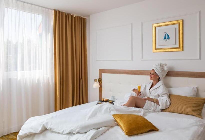 Quarto Comfort, Corner