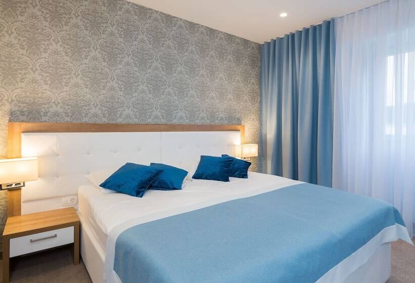 Quarto Comfort, Corner