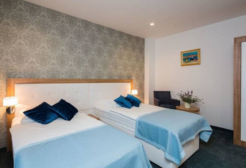 Quarto Comfort, Corner