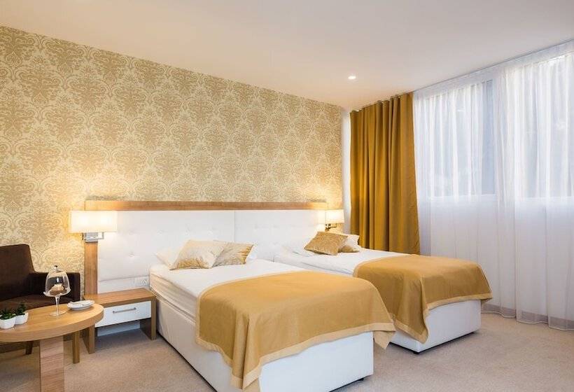 Quarto Comfort, Corner