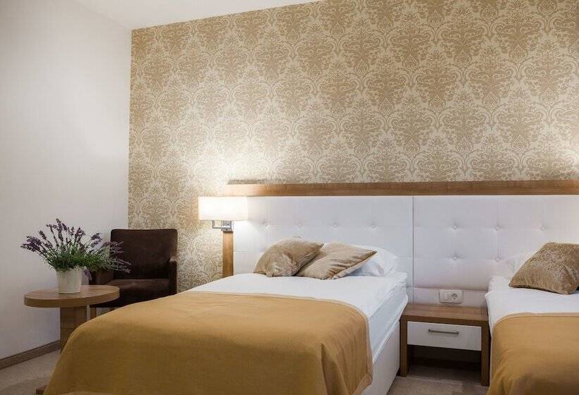 Quarto Familiar, Corner