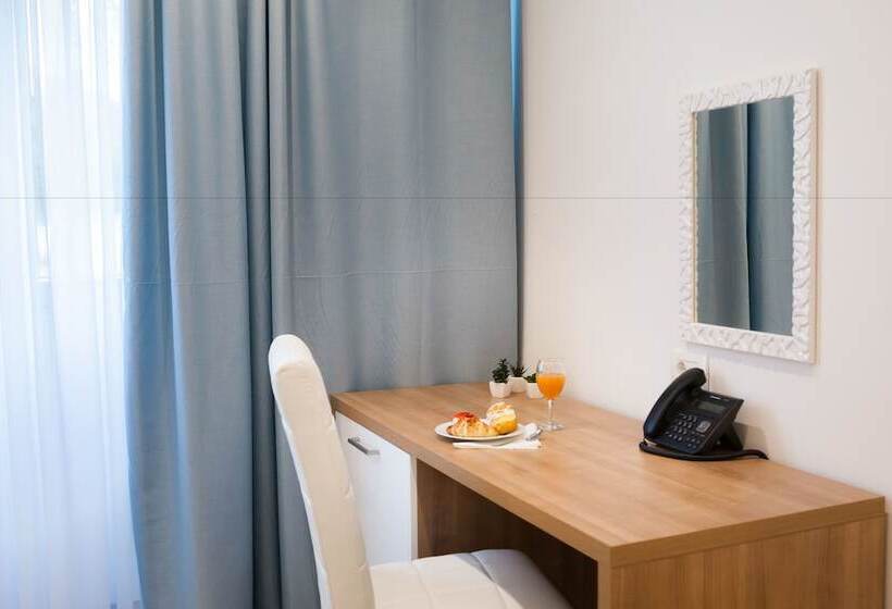 Quarto Familiar, Corner