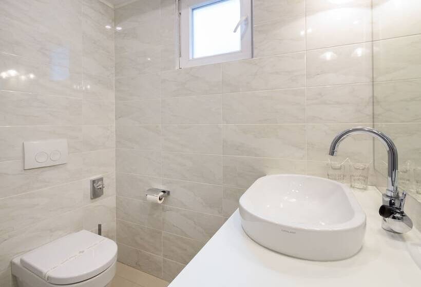 Quarto Familiar, Corner