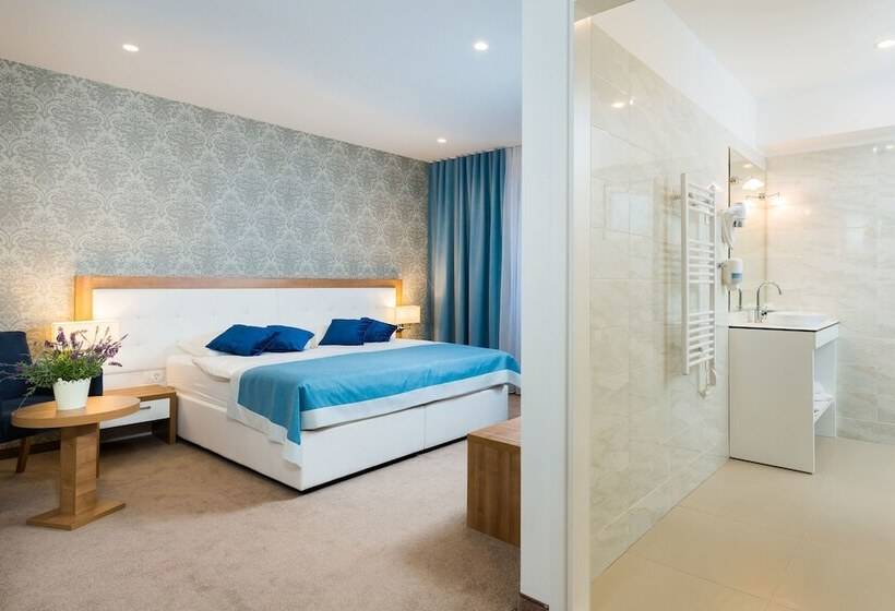 Quarto Comfort, Corner