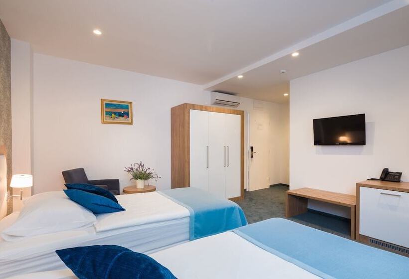 Quarto Comfort, Corner