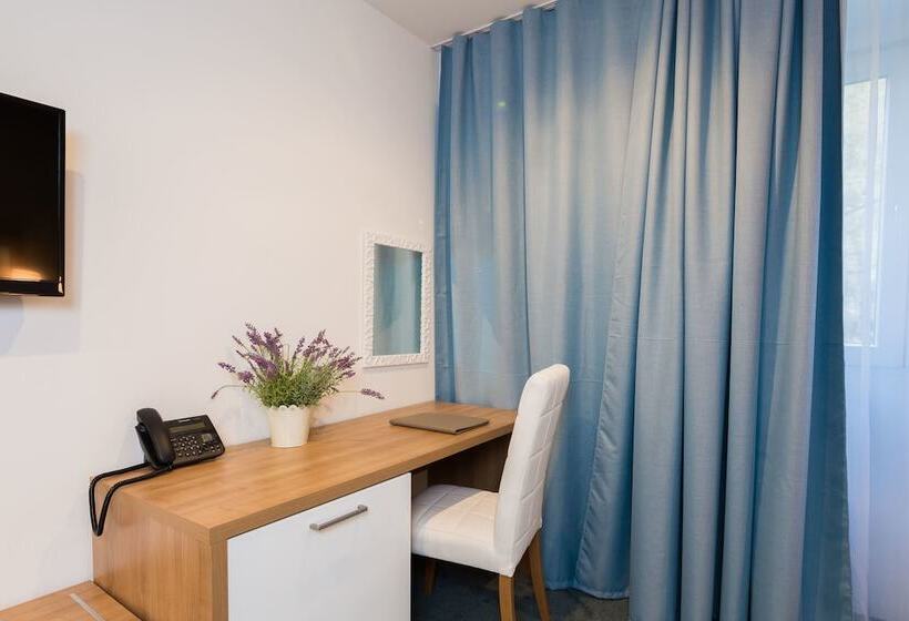 Quarto Comfort, Corner