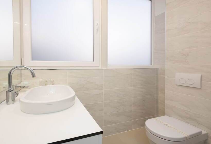 Quarto Familiar, Corner